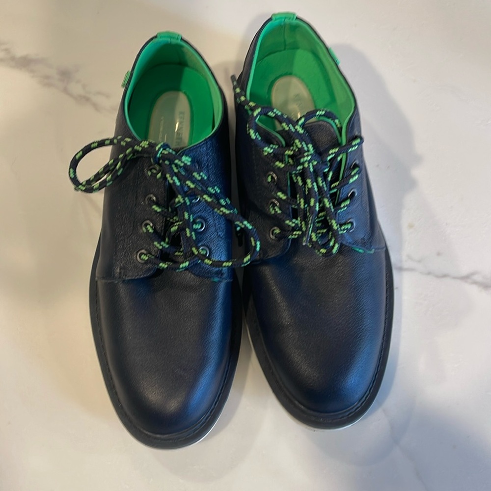 Kenneth Cole Kids Size 3 Techni-Cole product EUC